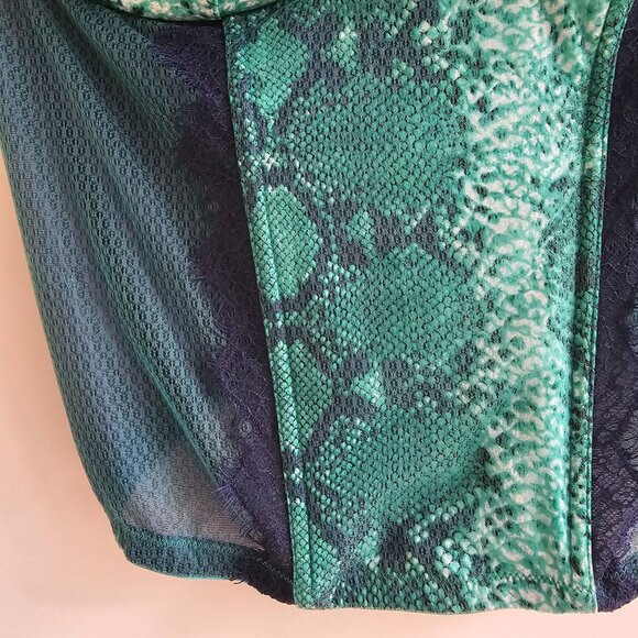 Cacique Teal Green Snake Print Corset Bra, Long, Bow Accent, Size 22/24 - Picture 4 of 8